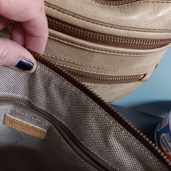 Dooney& Bourke purse - Picture 2 of 4